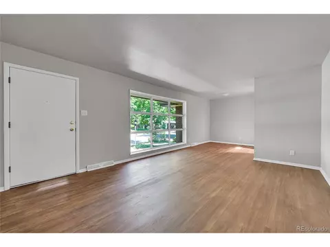 426 Kenton St, Aurora, CO 80010 photo 4