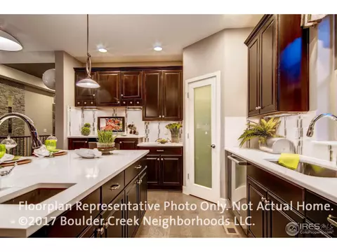 9281 59th Pl, Denver, CO 80239 photo 2
