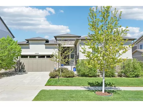 27423 Euclid Dr, Aurora, CO 80016