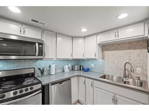 Undisclosed, Denver, CO 80221 photo 32