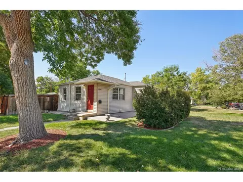 1201 Newark St, Aurora, CO 80010