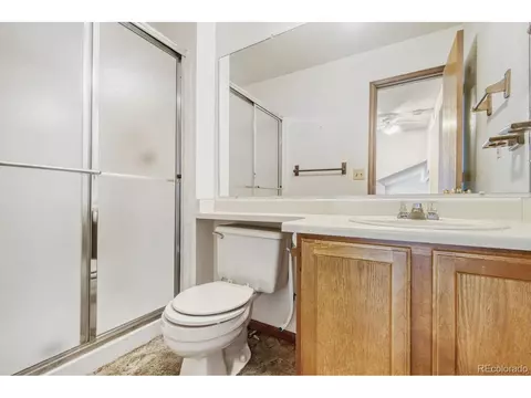 Bath - 2995 E 133rd Cir, Thornton, CO 80241 photo 2 of 3