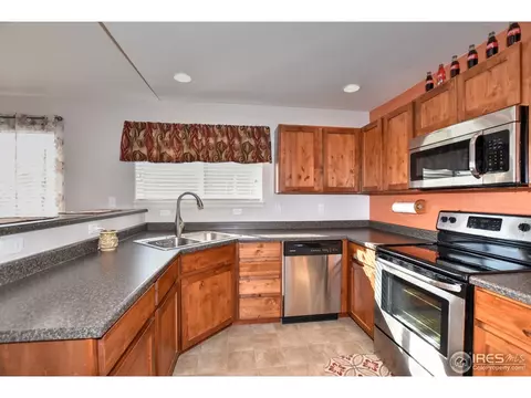 554 Cherryridge Dr, Windsor, CO 80550 photo 5