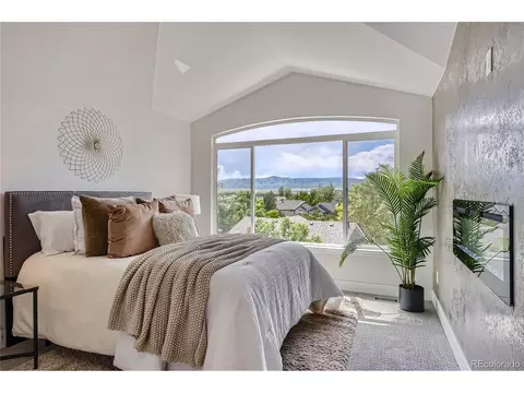 7421 S Crescent Ct, Littleton, CO 80120