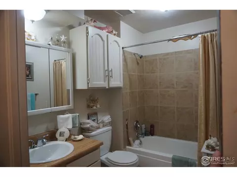 2264 S Eagle St, Aurora, CO 80014 photo 3