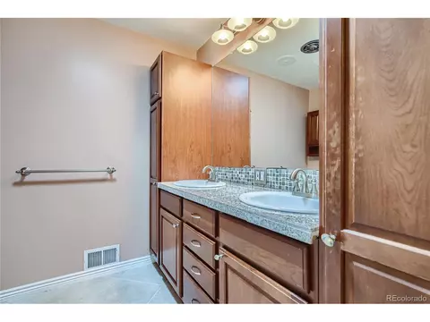 3652 S Grape St, Denver, CO 80237 photo 18