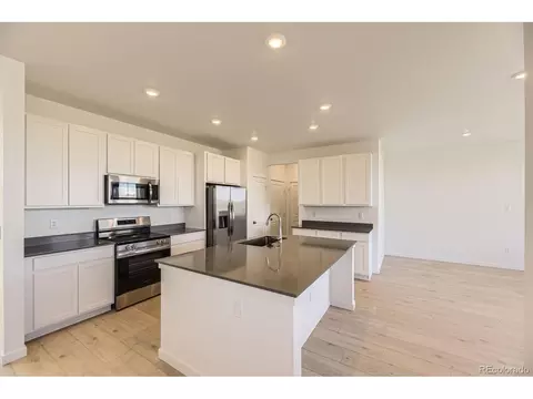 6719 Juniper Dr, Thornton, CO 80602 photo 2