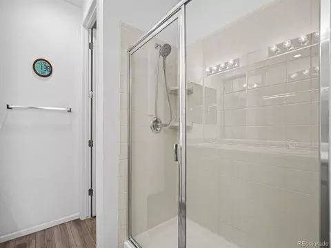 Bath - 25549 E Archer Ave, Aurora, CO 80018 photo 2 of 3