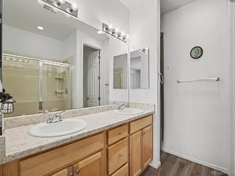 Bath - 25549 E Archer Ave, Aurora, CO 80018 photo 1 of 3