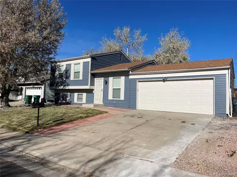 19581 E Batavia Dr, Aurora, CO 80011