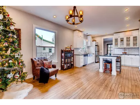 140 E Saint Clair Ave, Longmont, CO 80504 photo 4