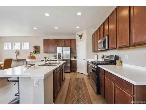 27837 E 8th Ave, Aurora, CO 80018 photo 6