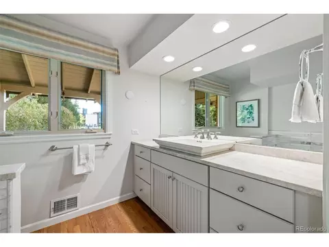 Bath - 2901 E Floyd Dr, Denver, CO 80210 photo 3 of 6