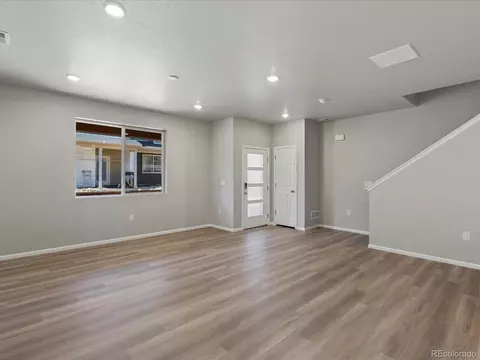 22261 E 7th Pl, Aurora, CO 80018 photo 3