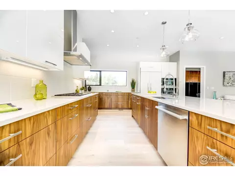 390 Linden Ave, Boulder, CO 80304 photo 2