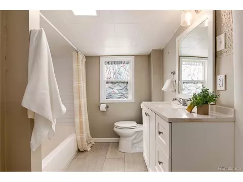 377 Stuart St, Denver, CO 80219 photo 20