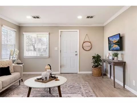 377 Stuart St, Denver, CO 80219 photo 3