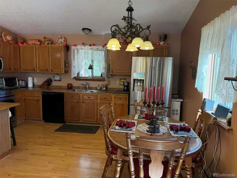 Kitchen - 33623 Smith Rd, Pine, CO 80470 photo 2 of 2