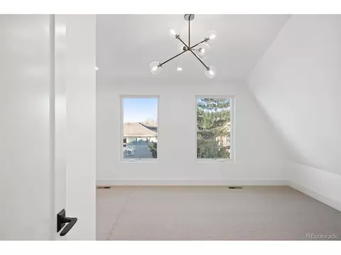 552 Monroe St, Denver, CO 80206 photo 14