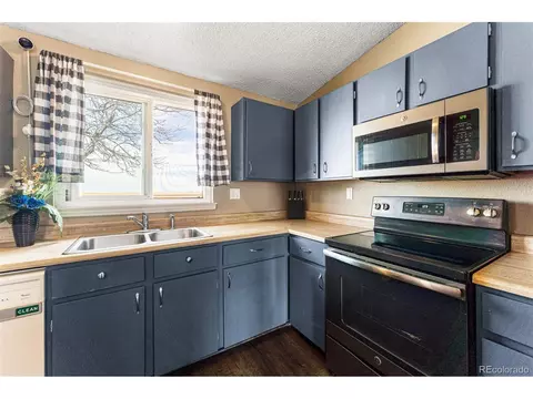 685 Madison Way, Bennett, CO 80102 photo 11