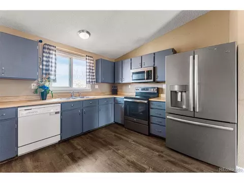 685 Madison Way, Bennett, CO 80102 photo 10