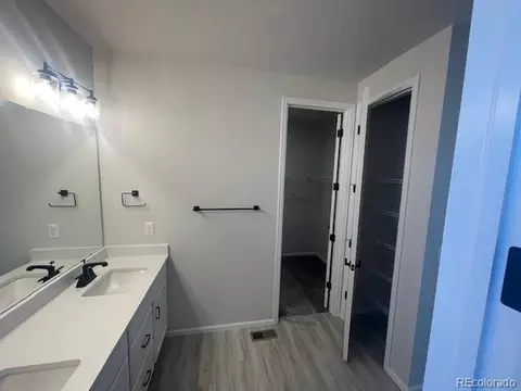 27696 E Byers Pl, Aurora, CO 80018 photo 6