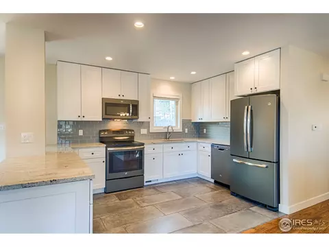 2750 Carnegie Dr, Boulder, CO 80305 photo 9