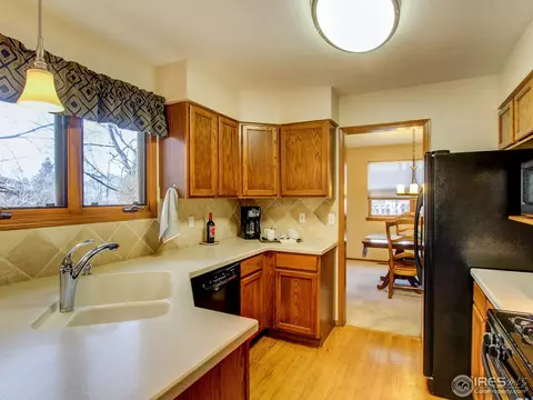 2468 Mapleton Cir, Longmont, CO 80503 photo 12
