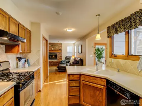 2468 Mapleton Cir, Longmont, CO 80503 photo 11