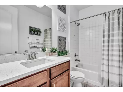 25600 E Maple Pl, Aurora, CO 80018 photo 6