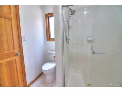 Bath - 850 Hangmans Rd, Bailey, CO 80421 photo 2 of 4