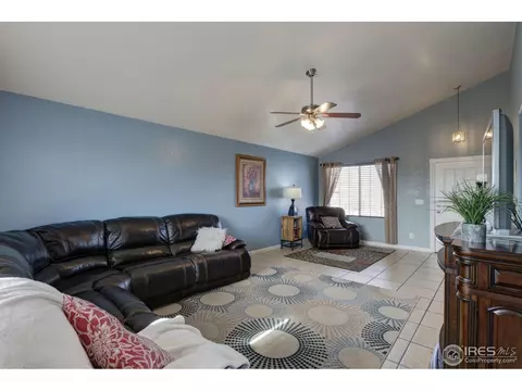 15690 E 48th Pl, Denver, CO 80239 photo 9