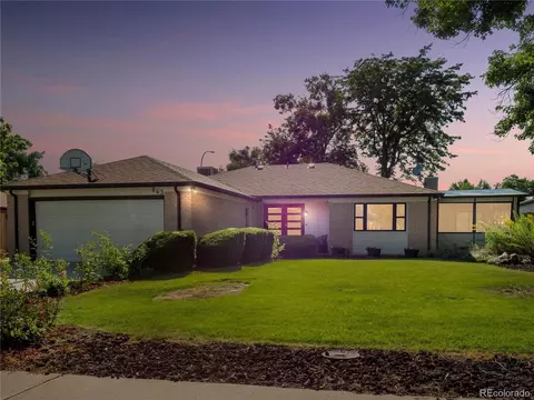 863 S Johnson Ct, Lakewood, CO 80226
