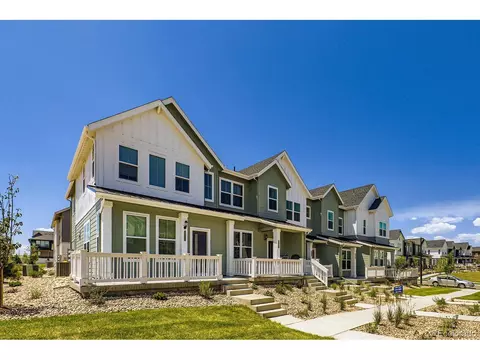2004 S Haleyville Way, Aurora, CO 80018