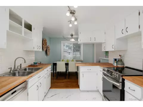 5121 Iris St, Arvada, CO 80002 photo 9
