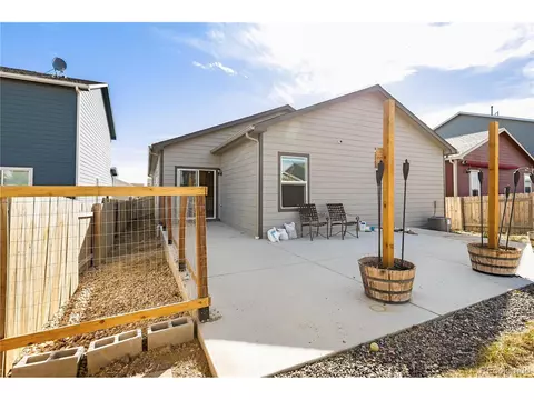 389 Maple St, Bennett, CO 80102 photo 25