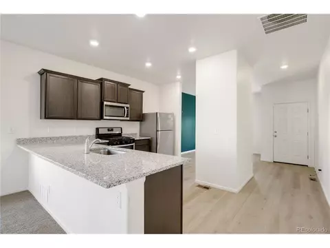 389 Maple St, Bennett, CO 80102 photo 10