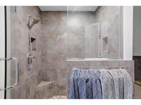 Bath - 6607 S Forest Way #E, Centennial, CO 80121 photo 4 of 6