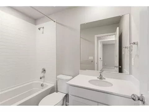Bath - 24116 E 53rd Dr, Aurora, CO 80019 photo 3 of 7
