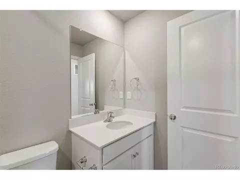 Bath - 24116 E 53rd Dr, Aurora, CO 80019 photo 4 of 7