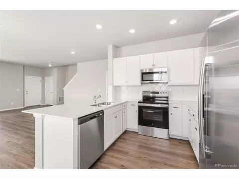 Kitchen - 24116 E 53rd Dr, Aurora, CO 80019 photo 3 of 6