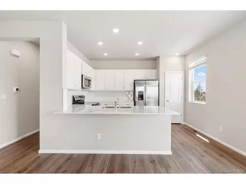 Kitchen - 24116 E 53rd Dr, Aurora, CO 80019 photo 2 of 6