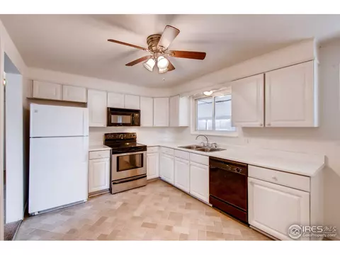 286 Starlight Rd, Thornton, CO 80260 photo 4
