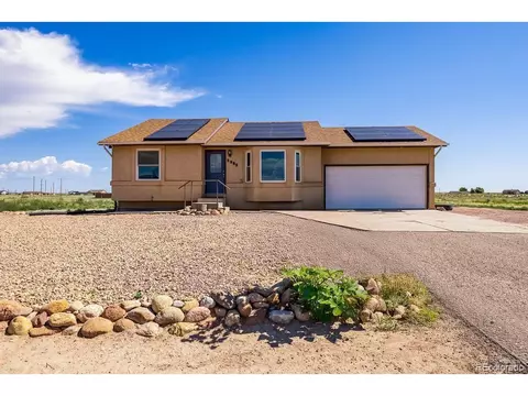 1085 E Blackstone Dr, Pueblo, CO 81007
