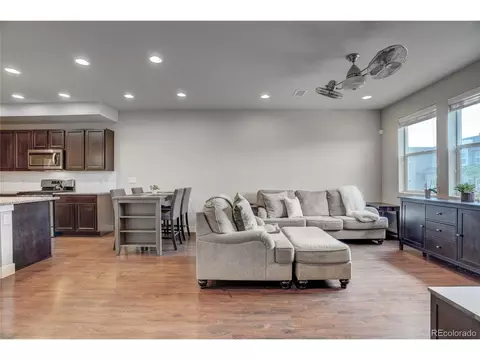 16081 E Warner Pl, Denver, CO 80239 photo 4