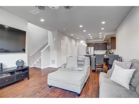 16081 E Warner Pl, Denver, CO 80239 photo 7