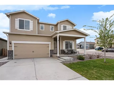 305 Maple St, Bennett, CO 80102 photo 4