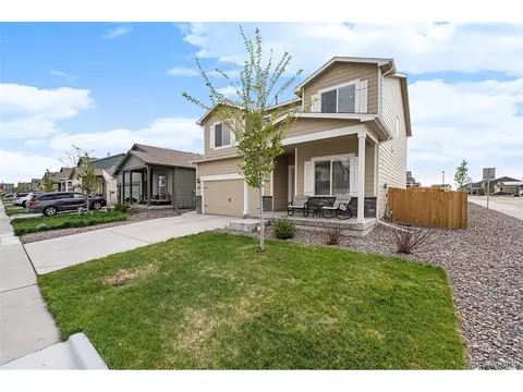 305 Maple St, Bennett, CO 80102 photo 2