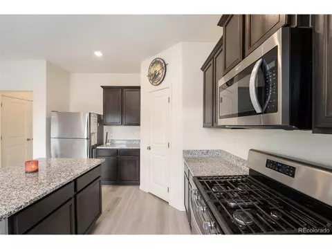 305 Maple St, Bennett, CO 80102 photo 13