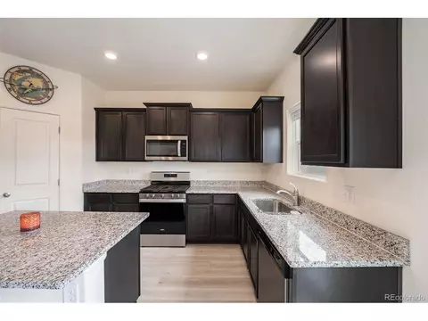 305 Maple St, Bennett, CO 80102 photo 11